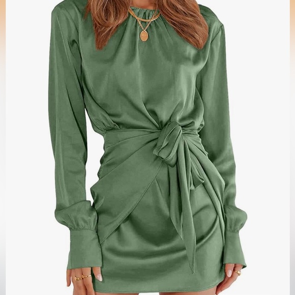 Green Long Sleeve Mini Dress - Picture 2 of 15